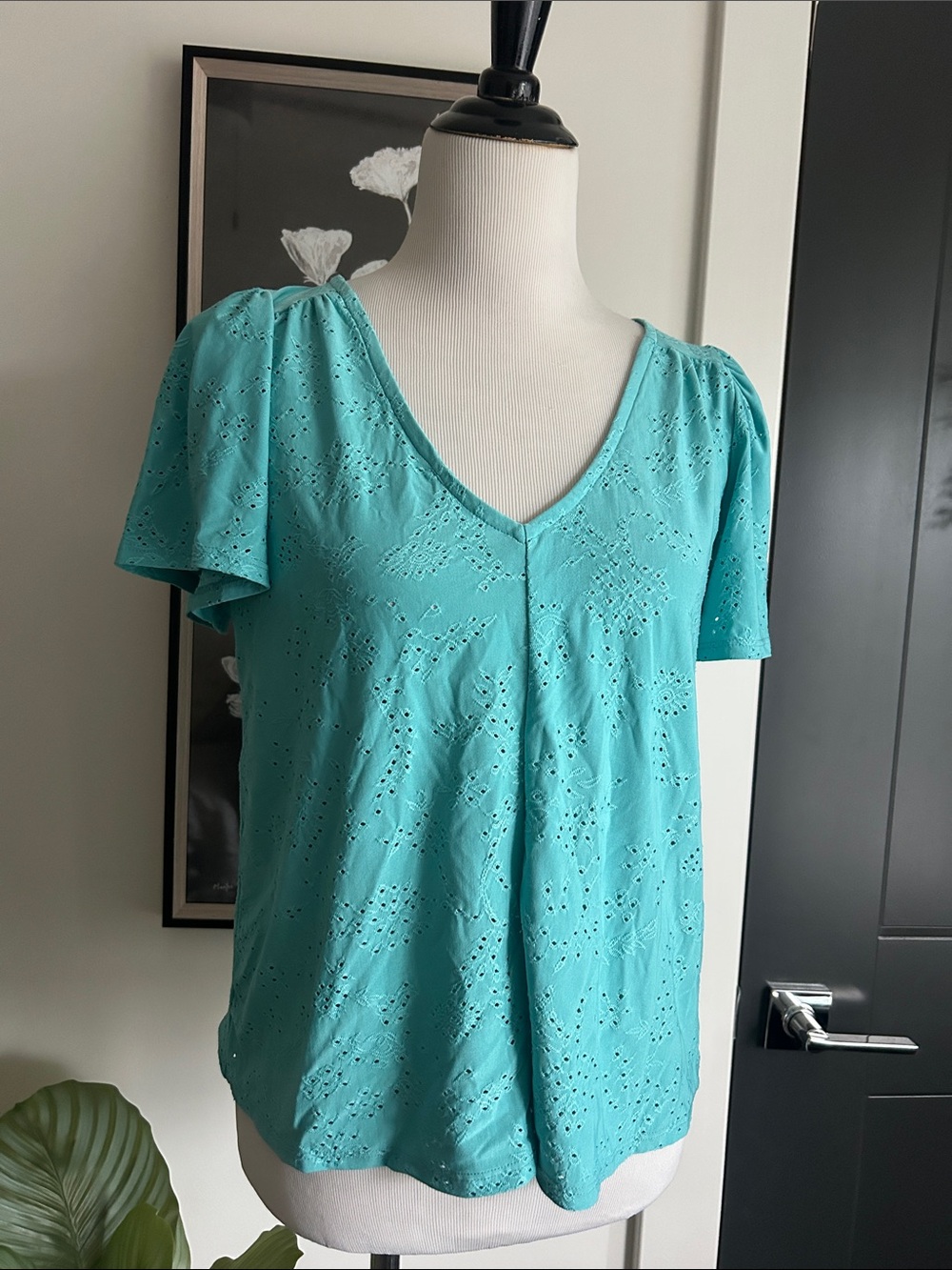 🌹 S Eyelet V-Neck Short Sleeve Top - Turquoise blue